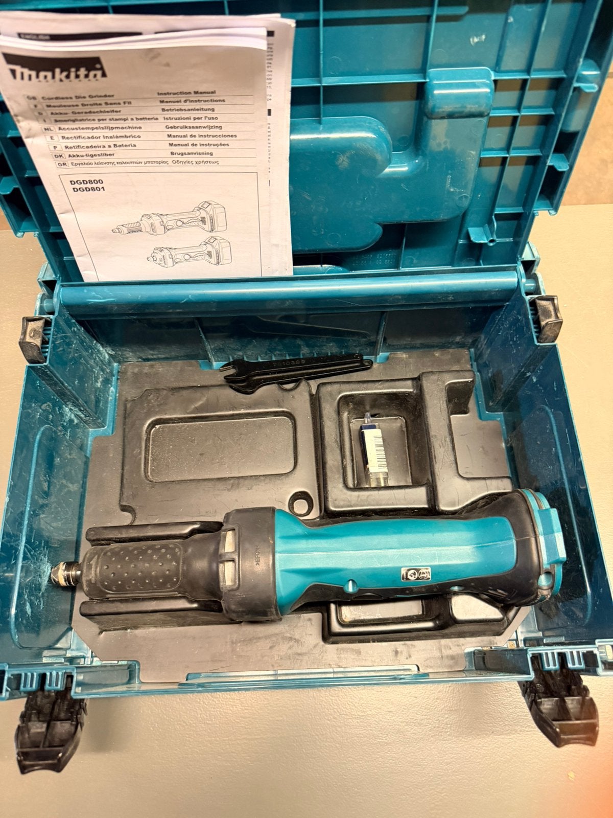Makita Stiftfrees, Ophalen, Gebruikt