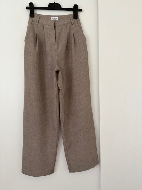 Asos nieuwe broek maat 34(XS), Beige, Nieuw, Ophalen of Verzenden, Maat 34 (XS) of kleiner