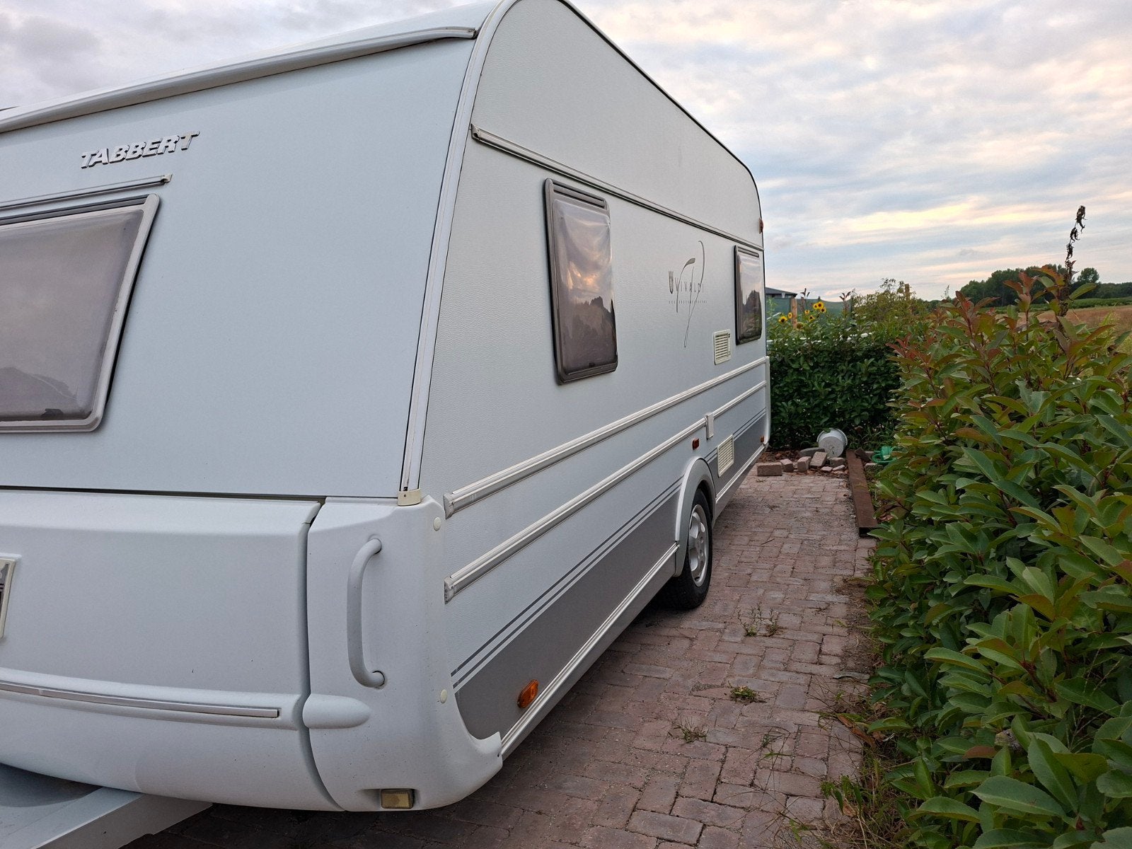 Tabbert Vivaldi Caravan - Ruim en Comfortabel, Rondzit, Tabbert, 4 tot 5 meter, Tot en met 4