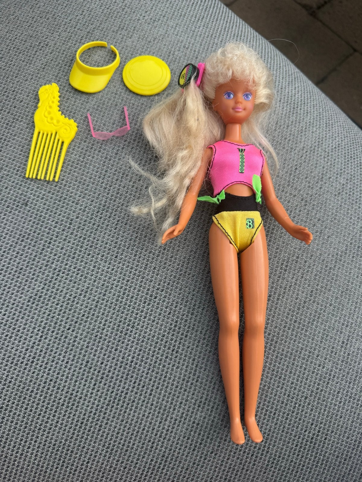 Vintage Barbie Skipper Beach Pop uit 1985 met accessoires, Ophalen of Verzenden, Gebruikt, Barbie