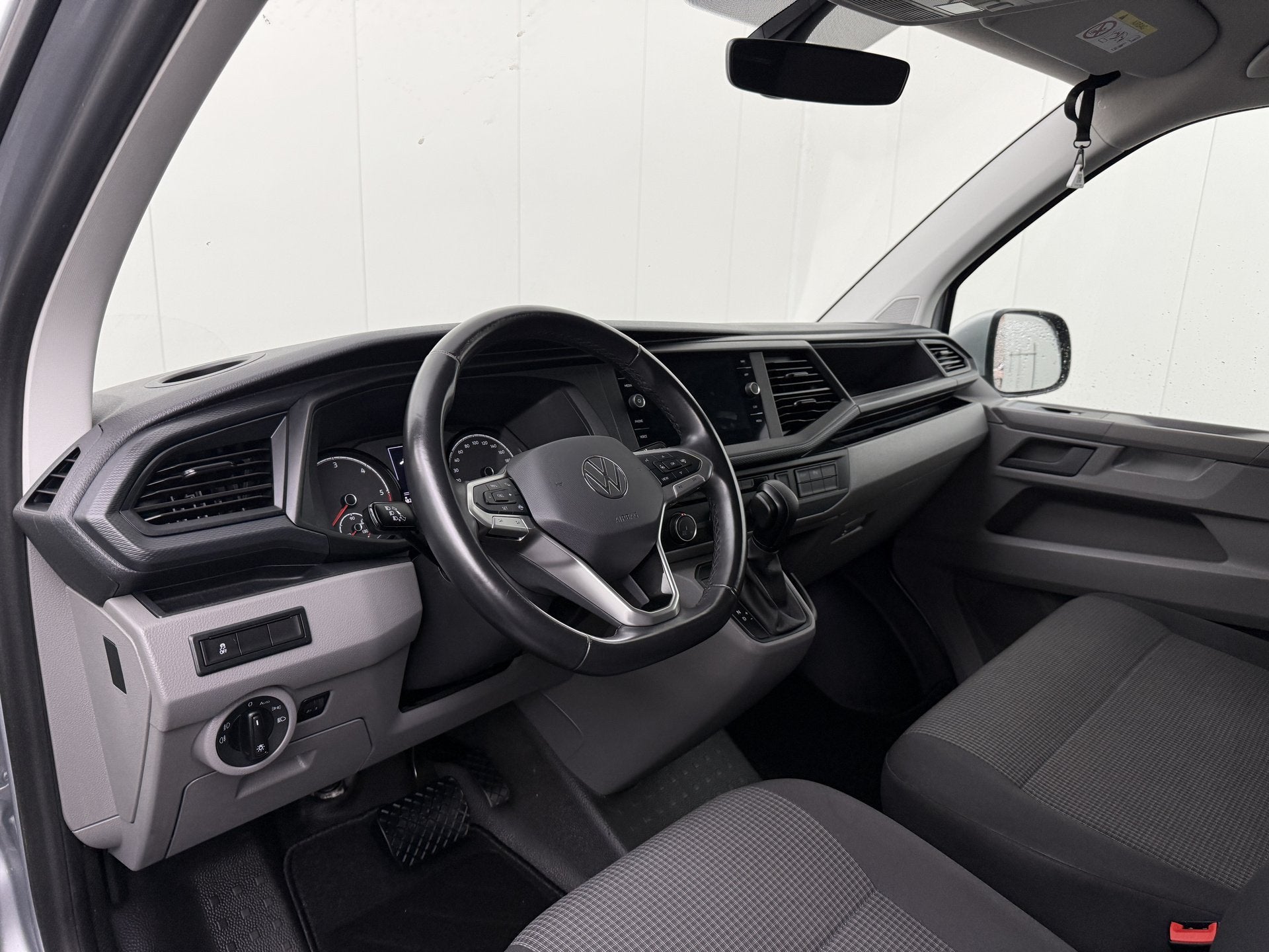 Volkswagen Transporter 2.0TDi 150PK DSG Automaat Lang Busine, Dealer onderhouden, Stof, Gebruikt, 4 cilinders