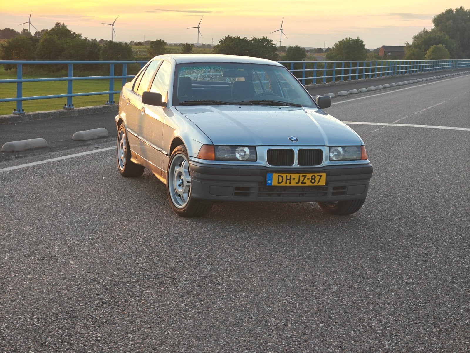 Roestvrije BMW 3-Serie 1.8 I 318 U9 1991 Gletscherblau, Auto's, 4 cilinders, Blauw, 1796 cc, Origineel Nederlands