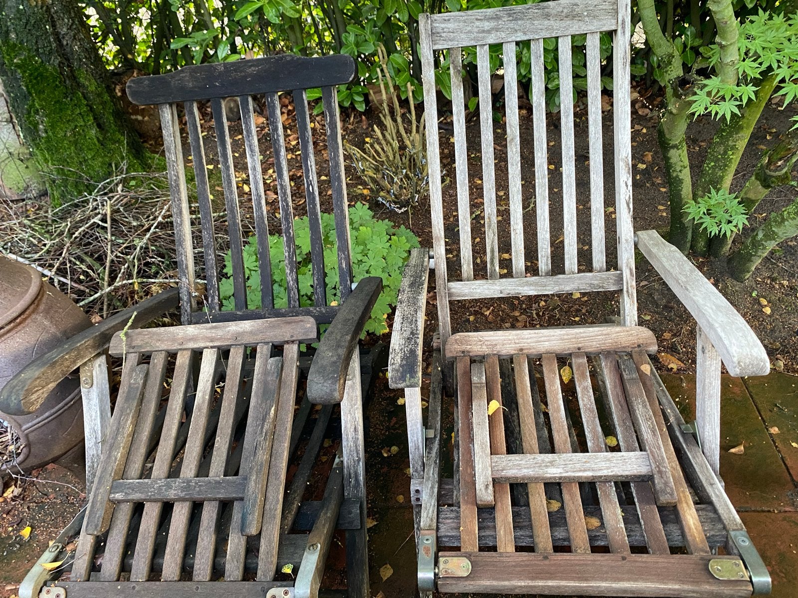 Gratis: 2 Teakhouten Stoelen met Voetenbankje (Opknapper), Tuin en Terras, Ophalen of Verzenden, Gebruikt, Teakhout