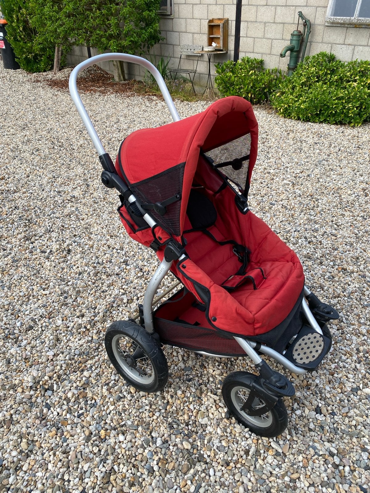 Mutsaerts Wandelwagen - Ideaal voor dagjes uit, Luchtbanden, Zo goed als nieuw, Mutsy, Ophalen