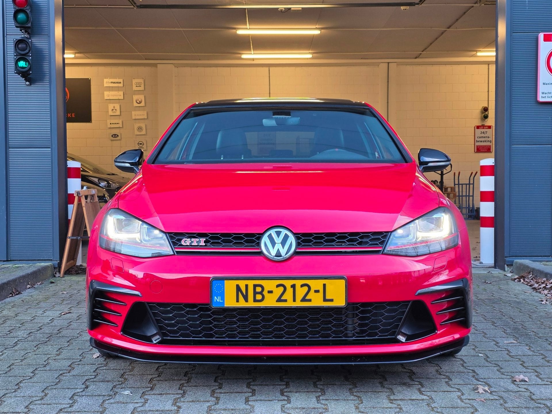 Volkswagen Golf 2.0 TSI GTI Clubsport / 265-360PK / NAP / UN, Auto's, Gebruikt, 4 cilinders, 360 pk, Bedrijf
