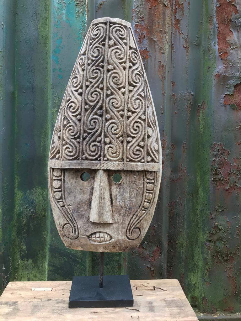 Masker houtsnijwerk punt Java Indonesie 68 cm stoer sober, Ophalen of Verzenden
