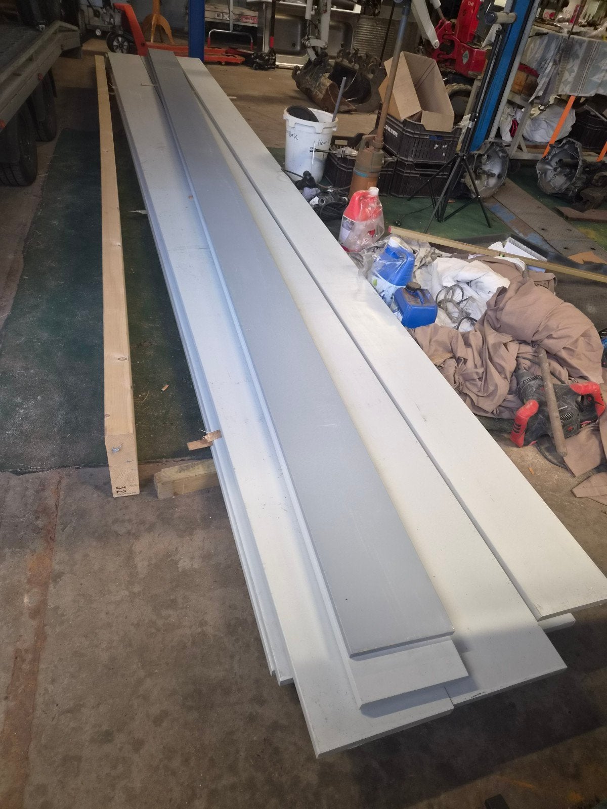 red cedar boeidelen 5900mm 28x235mm 28x285mm 18x235mm, Doe-het-zelf en Verbouw, Ophalen, 25 tot 50 mm, Nieuw, Plank