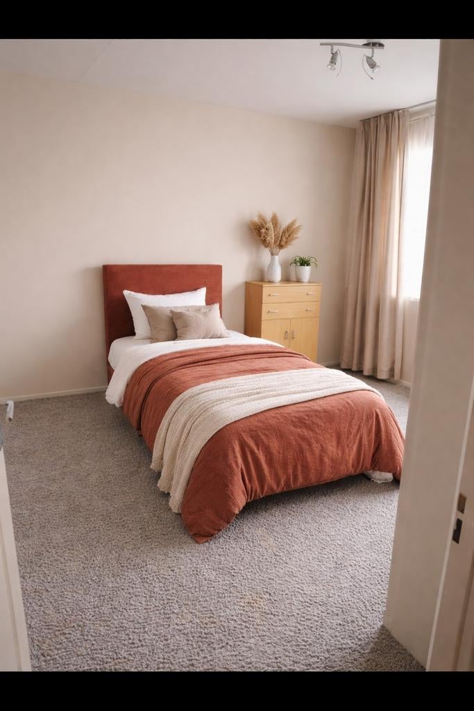 Gratis bed zonder matras. kleur stof bed: roest rood, Ophalen of Verzenden, Gebruikt, Eenpersoons