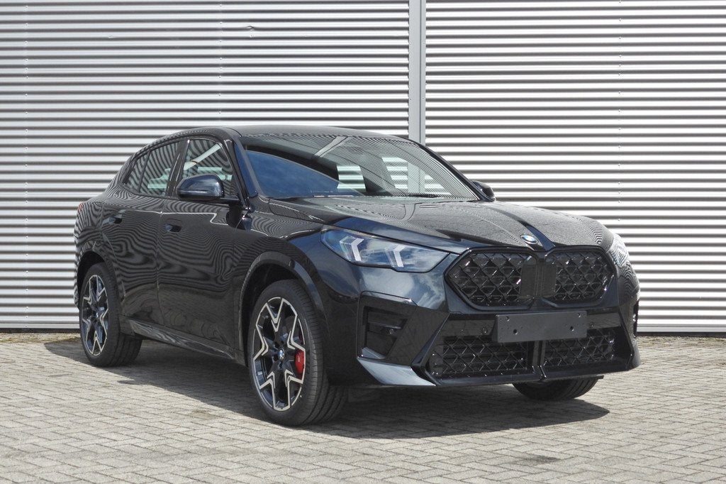 BMW X2 sDrive20i M Sport Automaat / Panoramadak / Trekhaak /, Auto's, BMW, X2, Zwart, 156 pk, Zwart