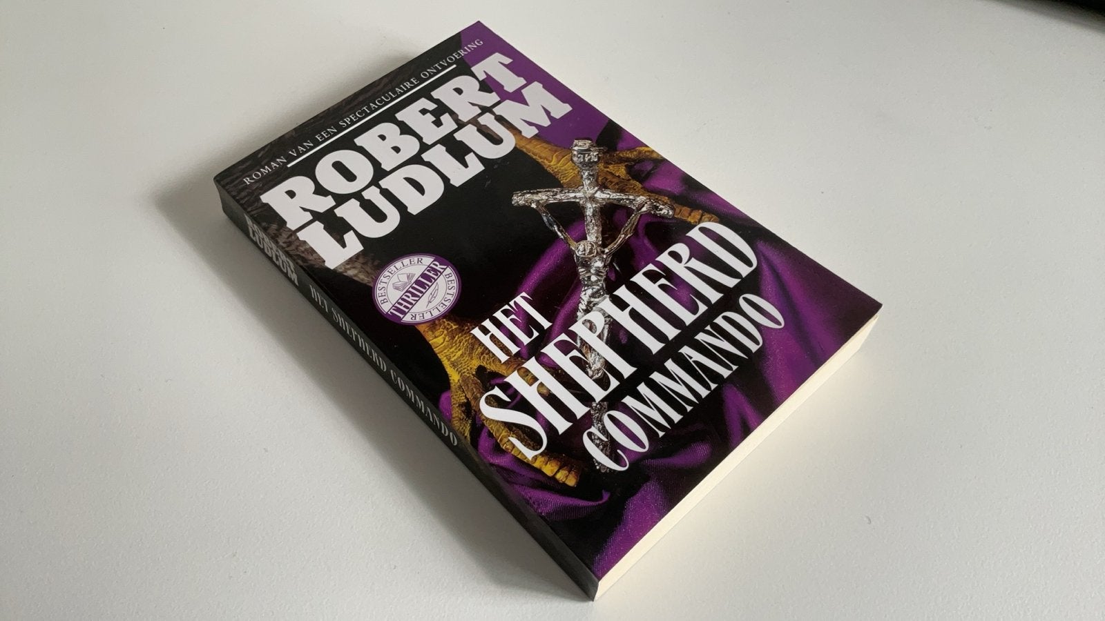 Het Shepherd Commando - Robert Ludlum (Thriller), Ophalen of Verzenden, Gelezen, Europa overig