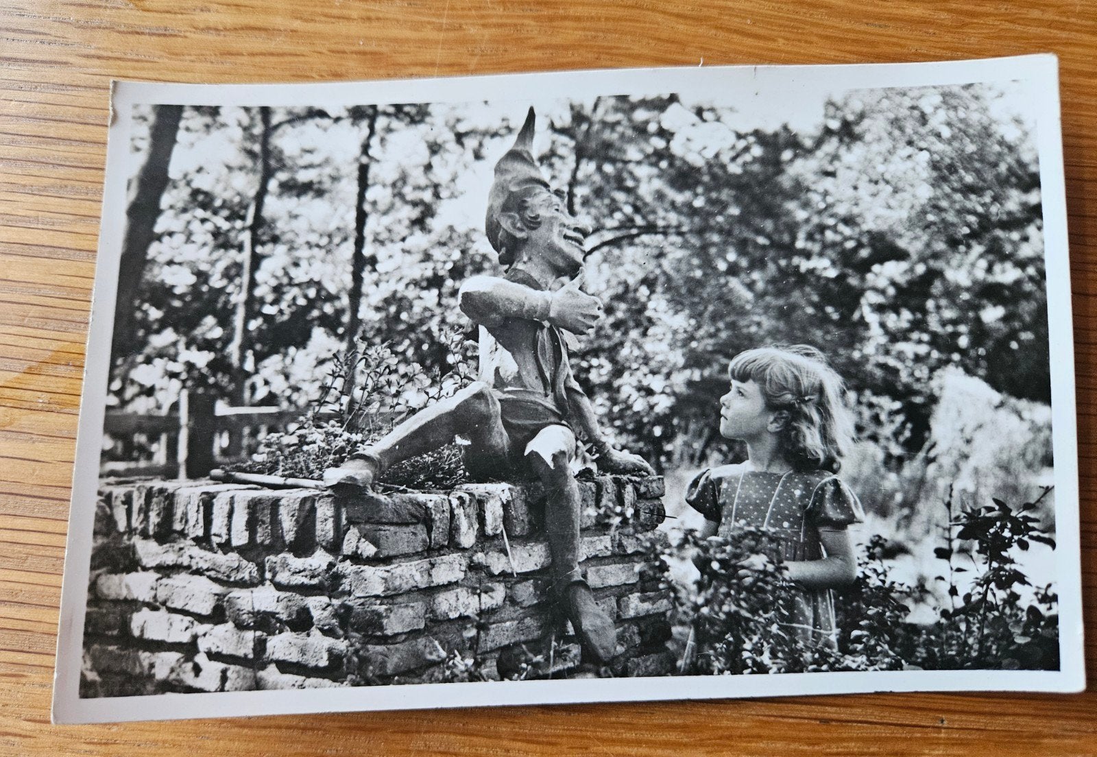 Efteling ansichtkaart met beeldje en meisje (1956), Verzenden, Gebruikt, Overige typen