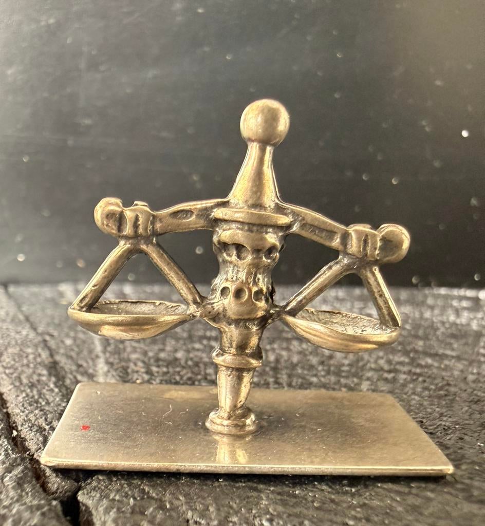 Zilveren Miniatuur Weegschaal op Plateau - Gedetailleerd, Antiek en Kunst, Verzenden, Zilver