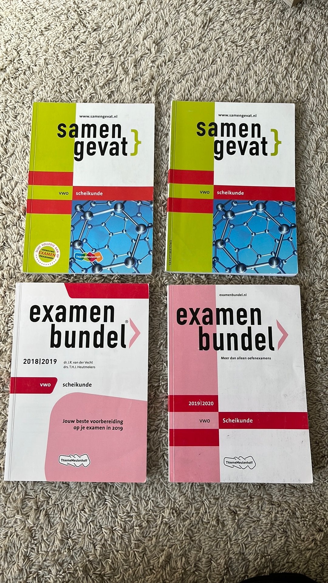 Examenbundel en Samengevat VWO Scheikunde 2018-2020, Boeken, Schoolboeken, Ophalen of Verzenden, Gelezen, VWO, Scheikunde
