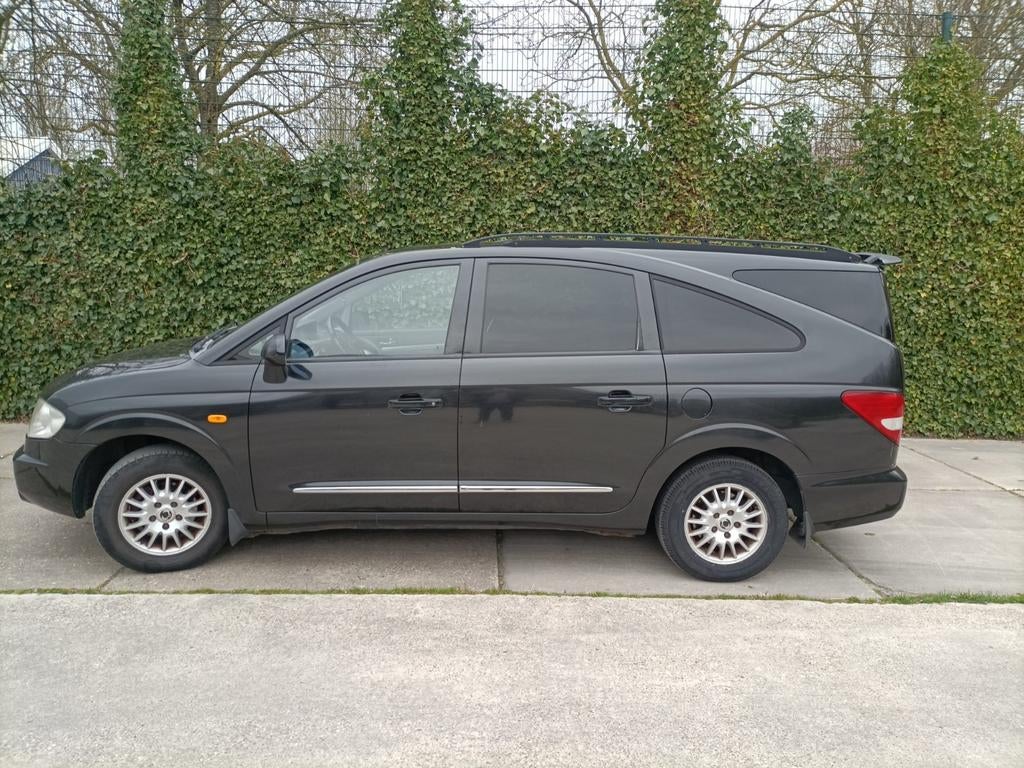 Ssangyong Rodius 7 persoons limousine op camper kenteken, Automaat, Zwart, Leder, Diesel