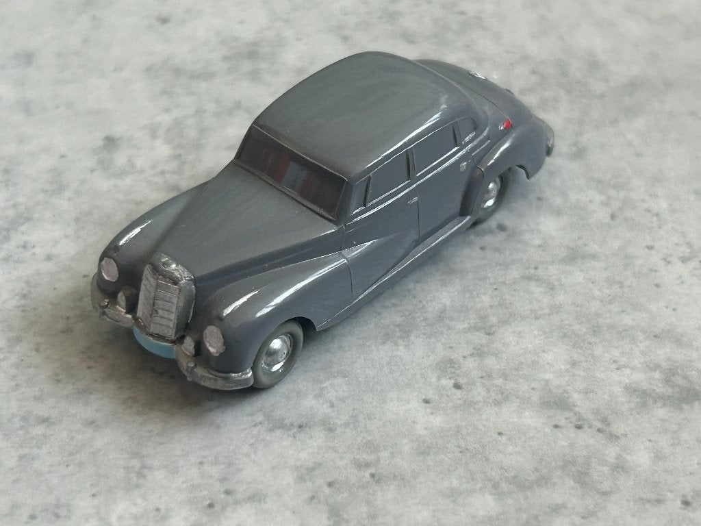 Wiking 1:87 Mercedes-Benz 300 sedan unverglast grijs, Ophalen of Verzenden, Zo goed als nieuw, Auto, Wiking