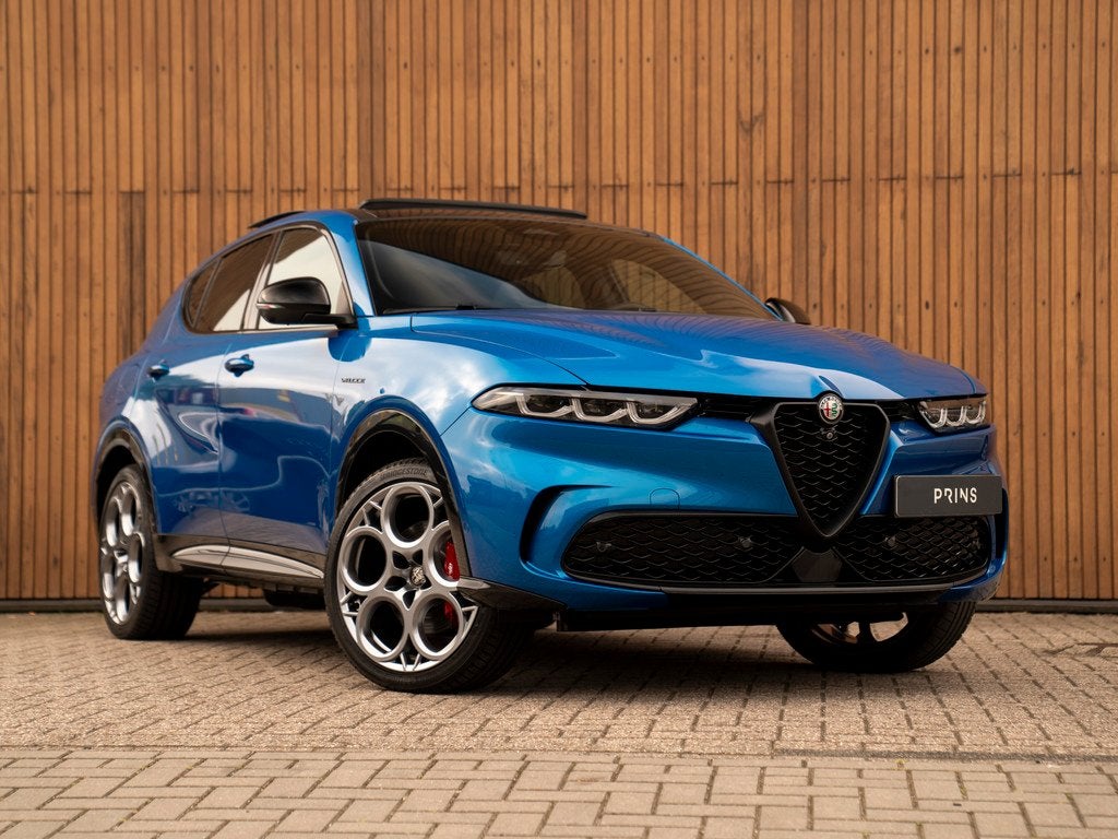 Alfa Romeo Tonale 1.3T PHEV 280pk Veloce | Full option | Pan, Auto's, Alfa Romeo, Automaat, 77 km/l, Gebruikt, Zwart