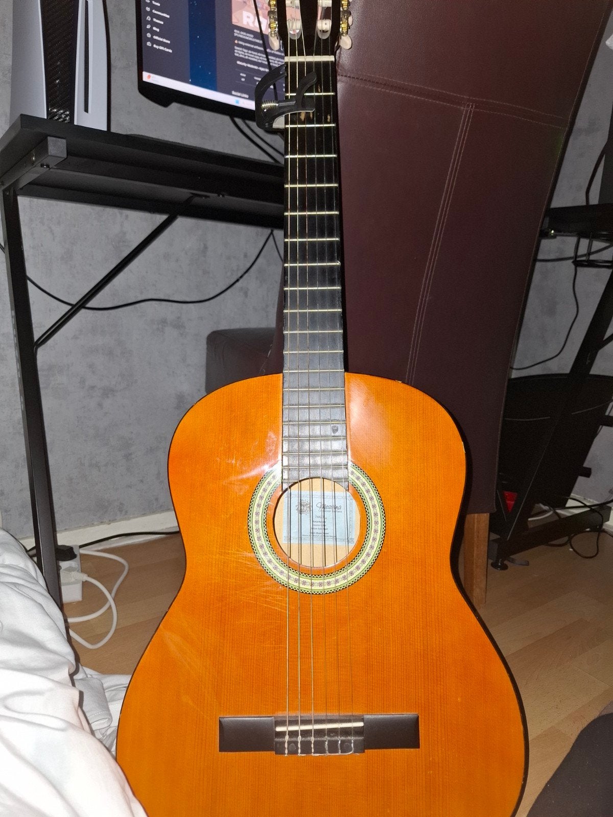 Messina Klassieke Gitaar - Gebruikt met Capo, Muziek en Instrumenten, Snaarinstrumenten | Gitaren | Akoestisch, Ophalen