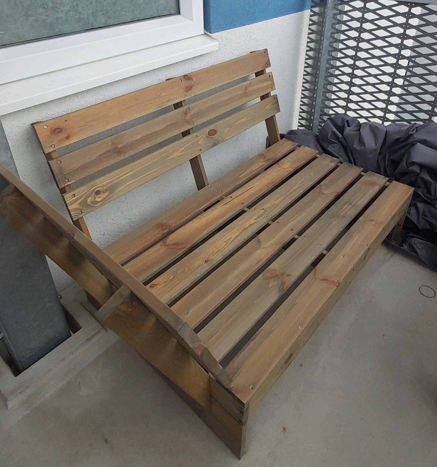 Palletbank met zijsteun LUCCA Leenbakker incl kussens & hoes, Ophalen, Zo goed als nieuw, Hout