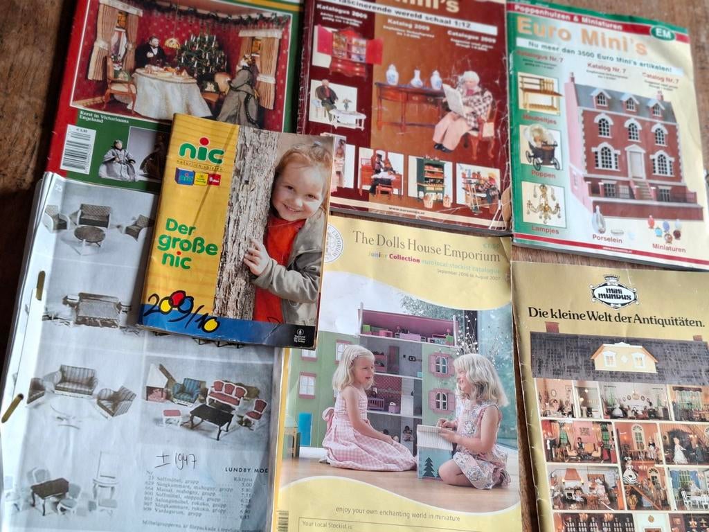 Oude poppenhuis catalogi ,oa Mini Mundus, Lundby, Euro mini, Ophalen of Verzenden, Gebruikt, Poppenhuis