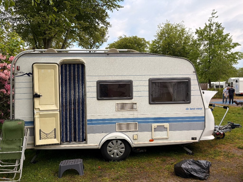 Hobby De Luxe Easy 2001 met mover, Caravans en Kamperen, Vast bed, Hobby, Kachel, Treinzit