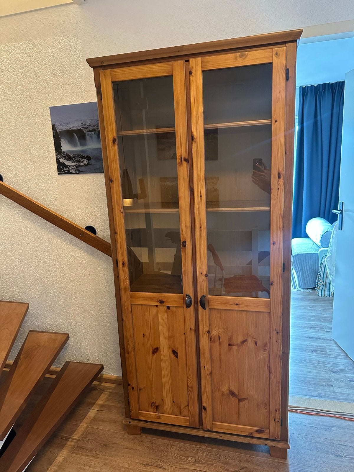 Houten vitrinekast met glazen deuren GRATIS, Huis en Inrichting, Ophalen, Gebruikt, 50 tot 100 cm, 25 tot 50 cm