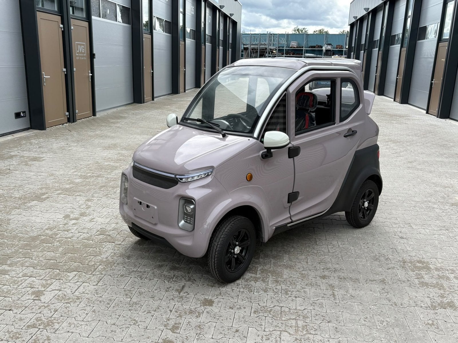 Gloednieuwe microcar brommobiel rijbewijs vrij, Nieuw, 16 km/u of meer, 46 km of meer, Ophalen