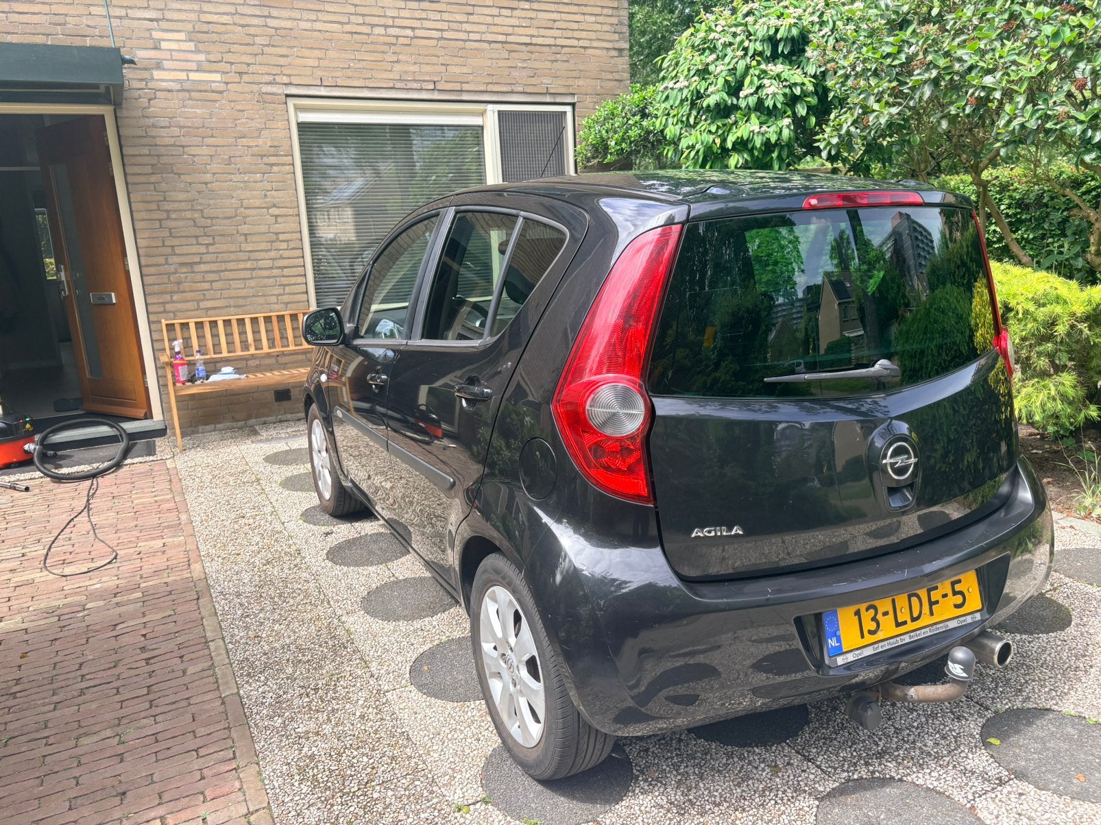 Opel Agila 1.2 16V 2010 Zwart, Auto's, Voorwielaandrijving, 40 €/maand, 4 cilinders, 965 kg