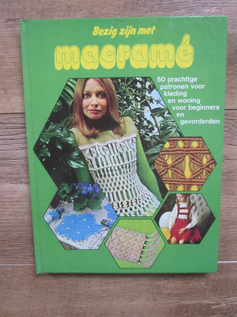 Macramé Bezig zijn met : 50 prachtige patronen, Ophalen of Verzenden, Gebruikt, Haken, Patroon of Boek