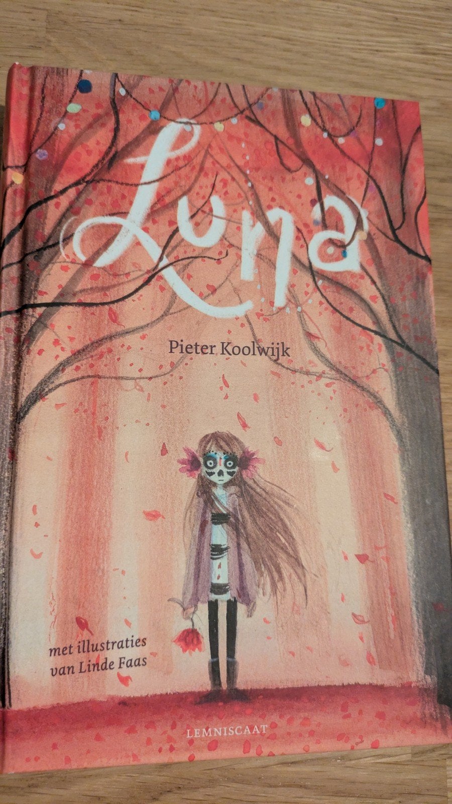 Luna - Pieter Koolwijk (met illustraties van Linde Faas), Boeken, Ophalen of Verzenden, Zo goed als nieuw, Fictie, Pieter Koolwijk