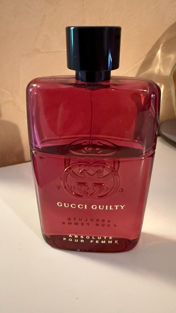 Gucci Guilty Absolute pour femme 90 ml eau de parfum, Sieraden, Tassen en Uiterlijk, Uiterlijk | Parfum, Verzenden, Zo goed als nieuw