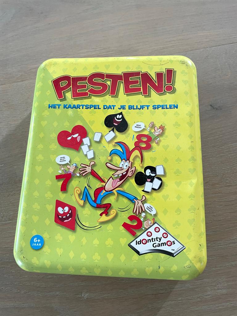 Pesten! Identity Games, Drie of vier spelers, Ophalen of Verzenden, Zo goed als nieuw