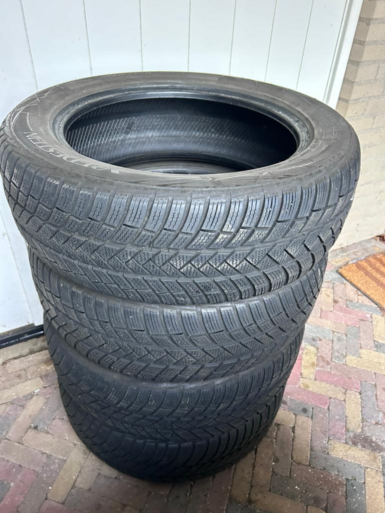 Set gebruikte winterbanden voor Mitsubishi Outlander, Auto-onderdelen, Banden en Velgen, Ophalen, 18 inch, Winterbanden, 225 mm