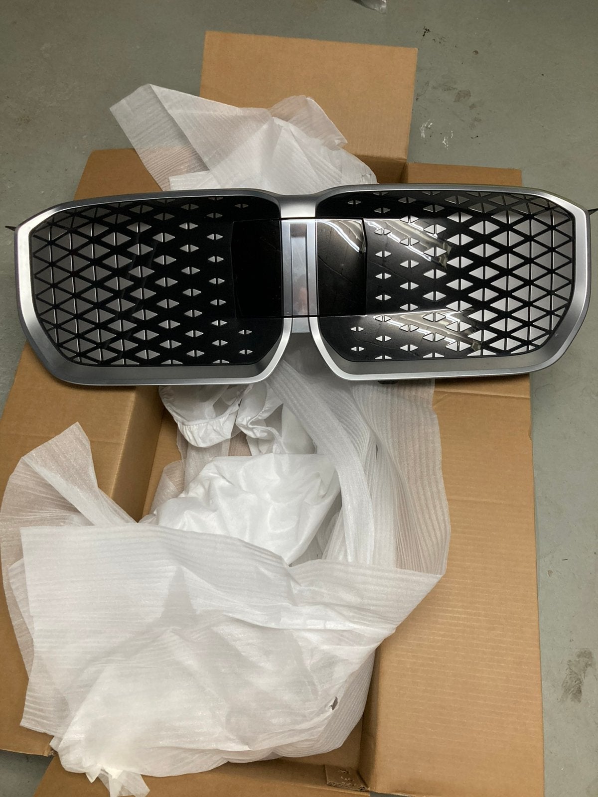 Grill BMW iX1 (5A7D664-02) rand chroom, Ophalen of Verzenden, Gebruikt, BMW