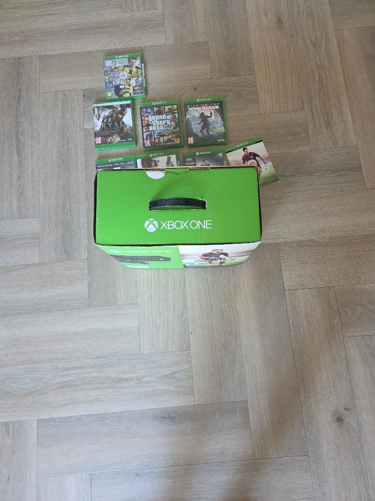 X Box One met 7 spellen en 1 Joystick, Spelcomputers en Games, Xbox One, Ophalen of Verzenden, Met 1 controller, 500 GB