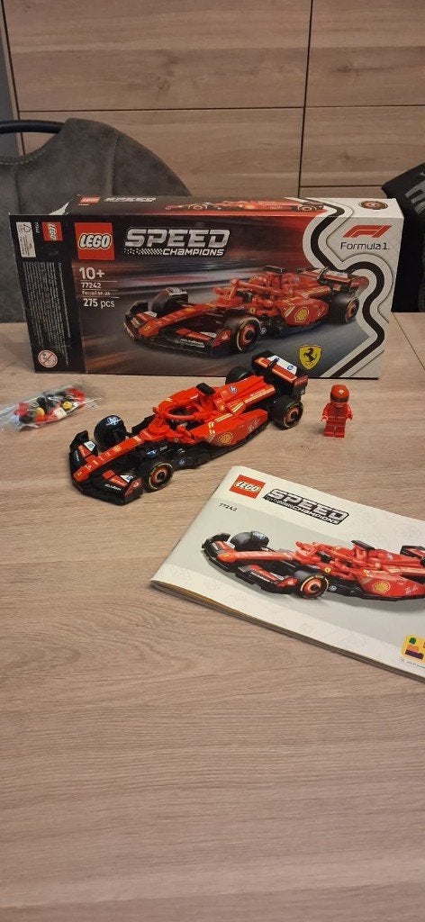 Lego 77242: Ferrari, Lego, Zo goed als nieuw, Compleet, Complete set