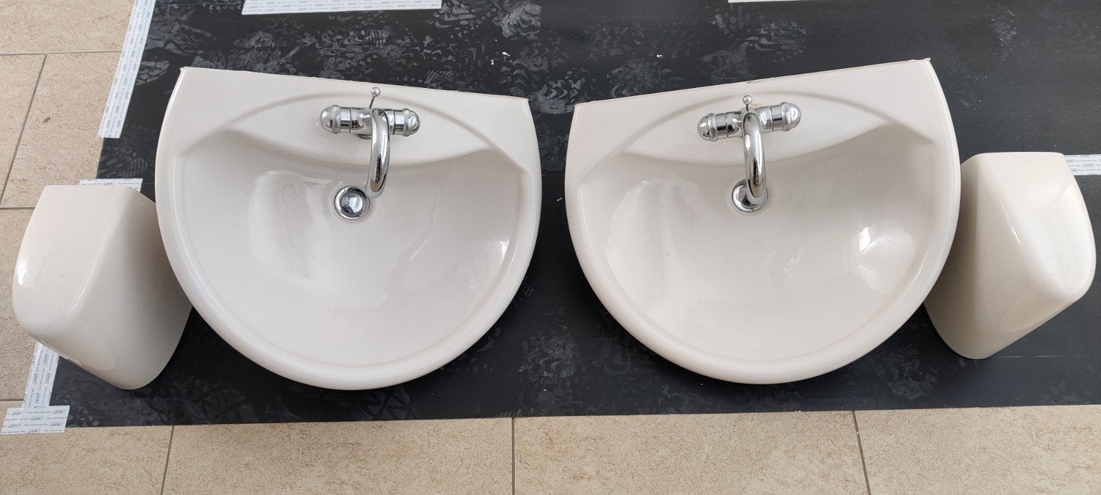 Villeroy & Boch wastafels Pergamon incl zuilen en kranen, Ophalen, Gebruikt, Minder dan 100 cm, Wasbak of Wastafel