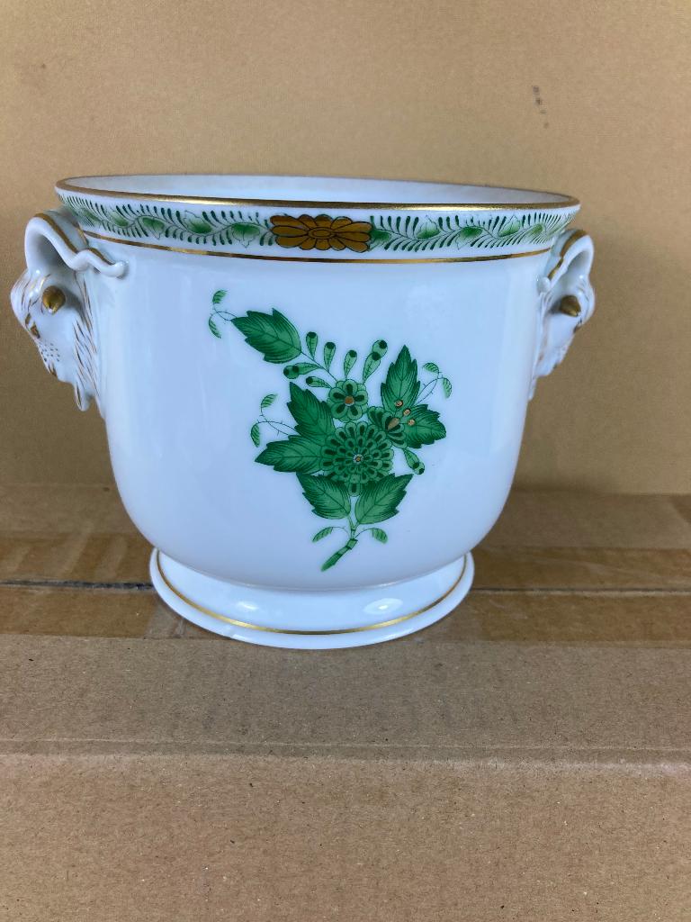 Herend apponyi groen bloempot met ramskoppen, Antiek en Kunst, Ophalen of Verzenden