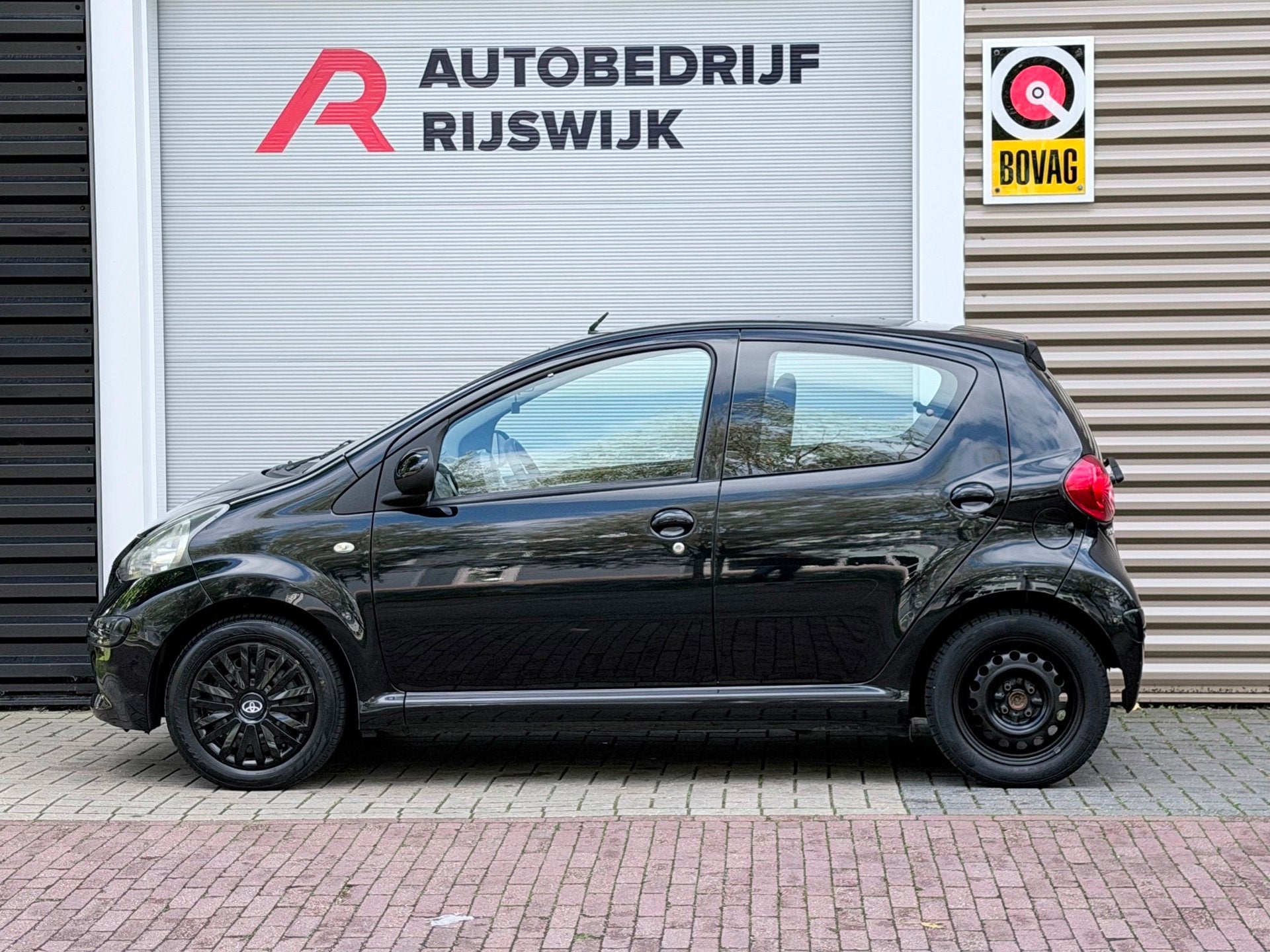 Toyota Aygo 1.0-12V + AppleCarPlay, Auto's, Voorwielaandrijving, Gebruikt, 4 stoelen, Origineel Nederlands