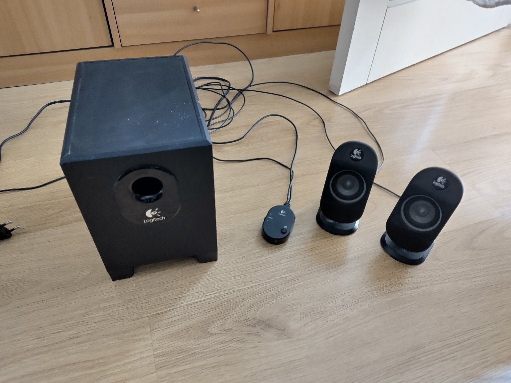 Te koop: Logitech X-210 Luidsprekerset met Subwoofer., Ophalen, Subwoofer, Overige merken