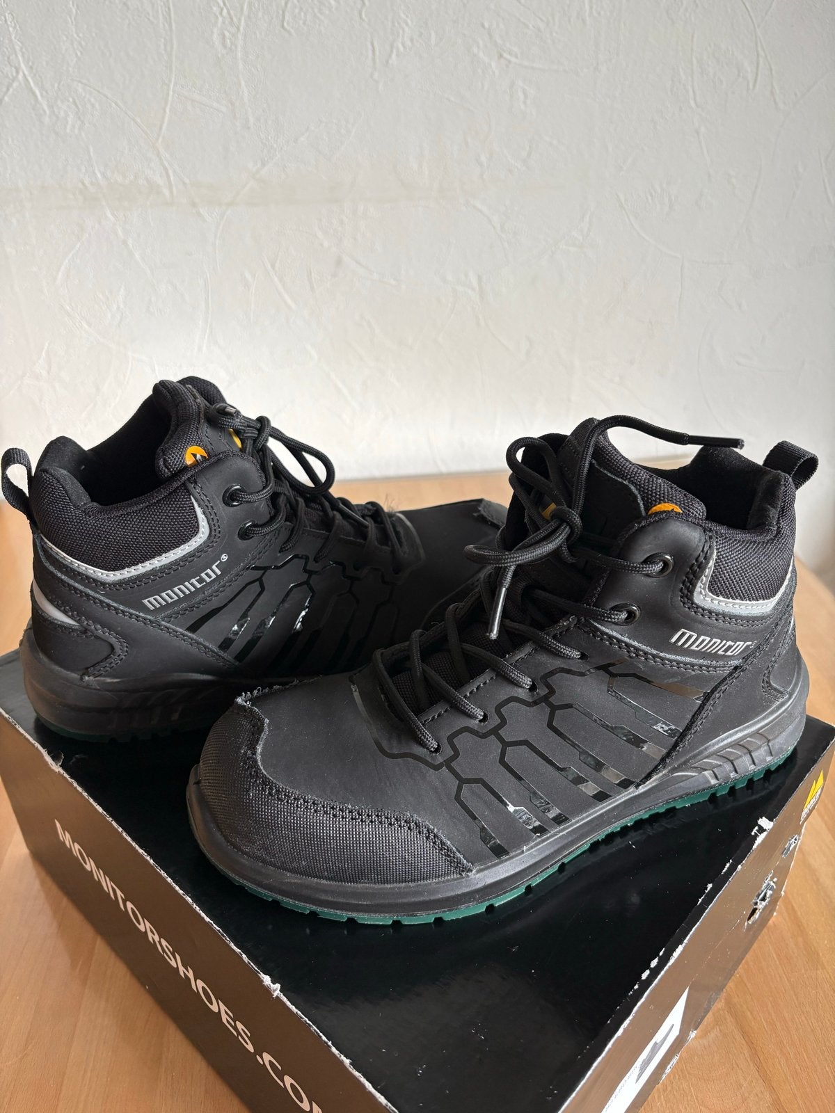 Werkschoenen |Monitor Hybrid Safetyboot S3 ESD SRC - Maat 37, Verzenden, Zo goed als nieuw