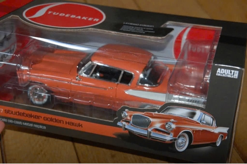 1:18 STUDEBAKER GOLDEN HAWK 1957 Autoworld in doos WRH, Verzenden, Zo goed als nieuw, Auto, Overige merken