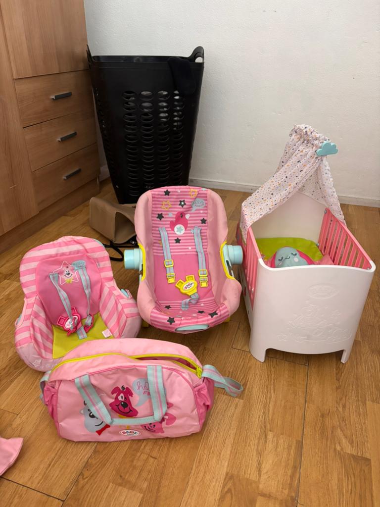 Set baby born. Bed, autostoel, maxicosi en luiertas, Kinderen en Baby's, Speelgoed | Poppen, Ophalen of Verzenden, Babypop