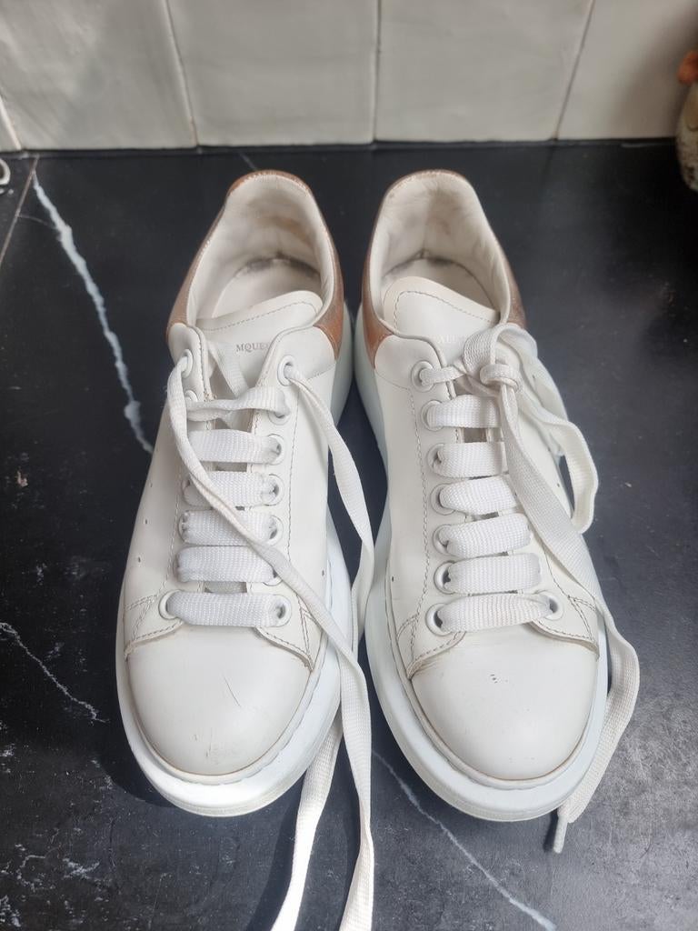 Alexander McQueen Sneakers - Wit met Roségoud, Kleding | Dames, Wit, Ophalen of Verzenden, Sneakers of Gympen, Gedragen