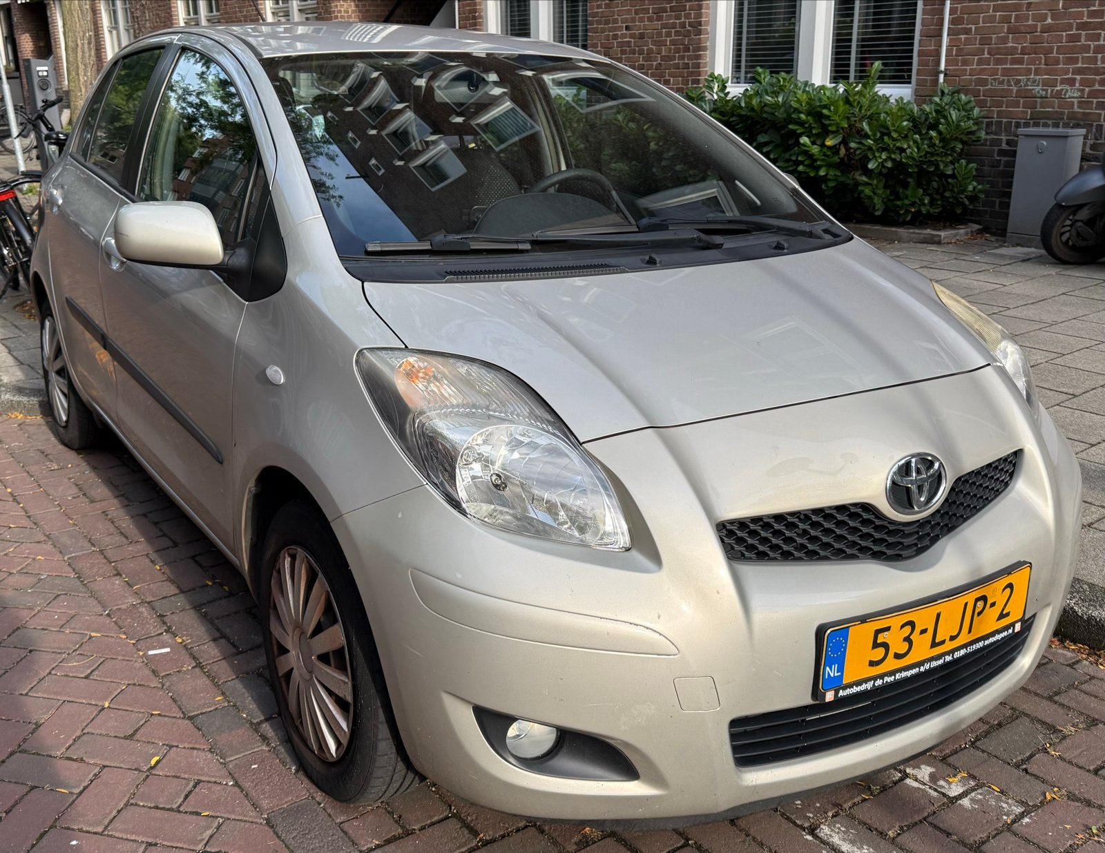Toyota Yaris 1.3 16V DUAL VVT-i 5DR 2010 Beige, Auto-onderdelen, Overige Auto-onderdelen, Ophalen, Gebruikt, Toyota