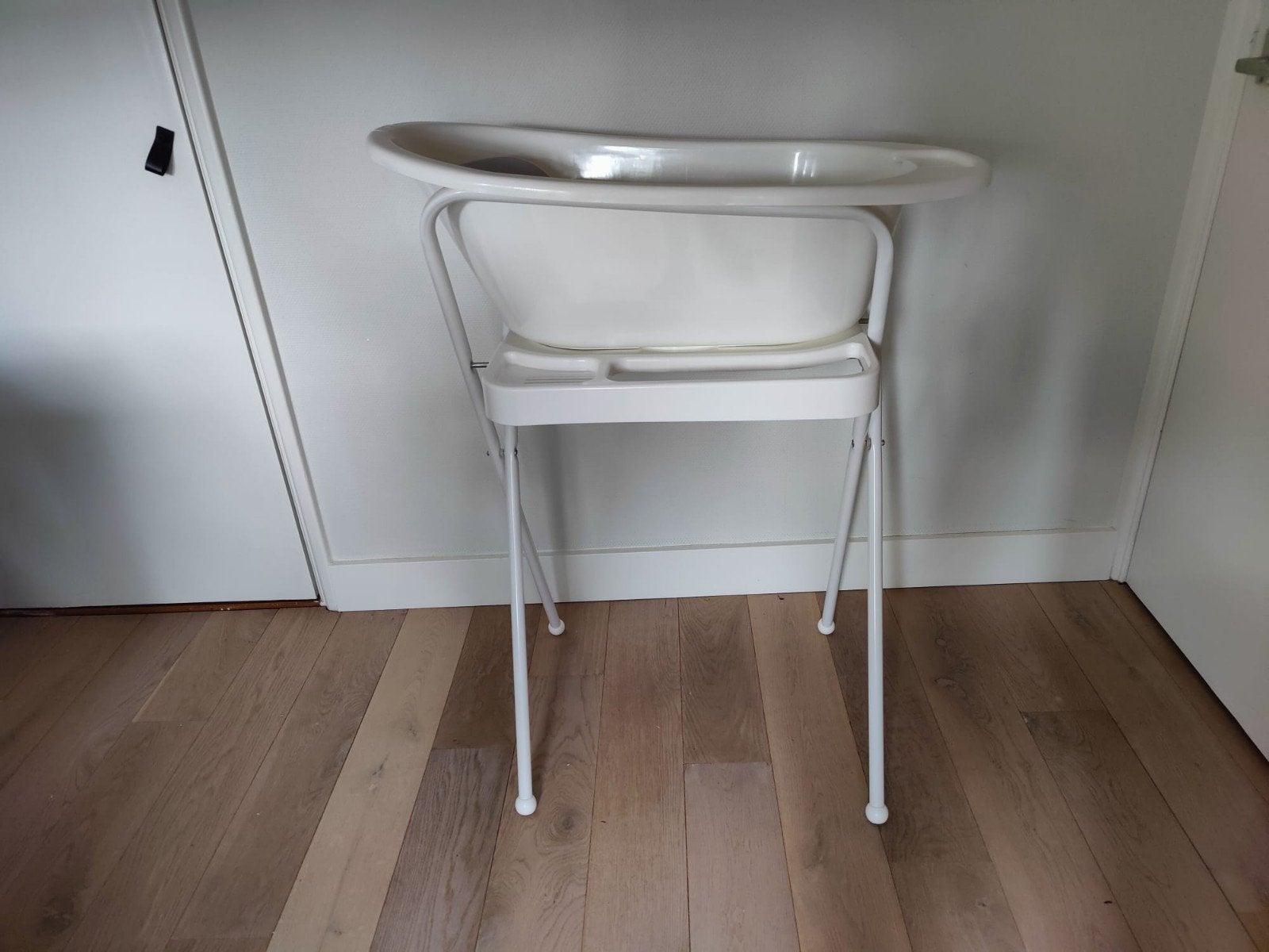Badje met standaard, waskom en badzitje, Ophalen, Zo goed als nieuw, Badje, Standaard