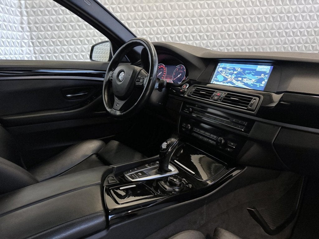 BMW 5-serie M550xd M550d Xdrive EX BPM / EXPORT ONLY (2013), Auto's, BMW, Automaat, Gebruikt, 2993 cc, 2000 kg