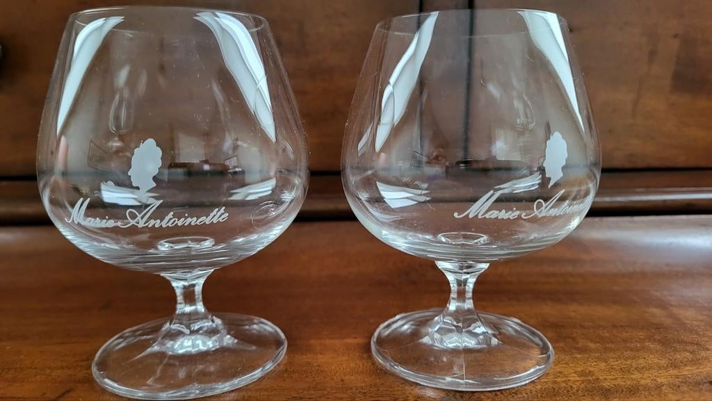 2 Marie Antoinette snifters - 10 cm hoog, Ophalen of Verzenden