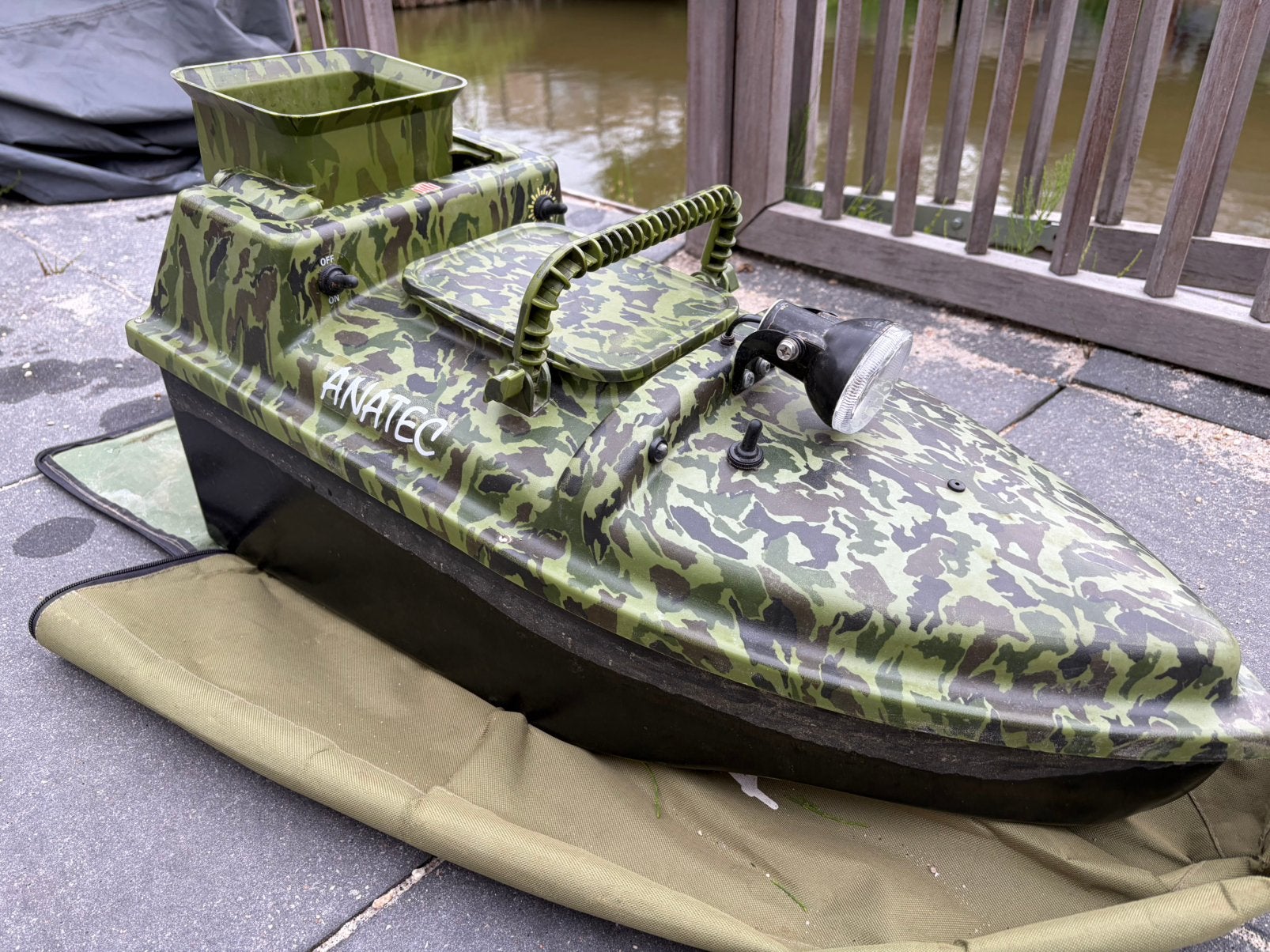 Voerboot: Anatec Mono S + Toslon TF500 dieptemeter, Watersport en Boten, Ophalen, Gebruikt, Overige typen