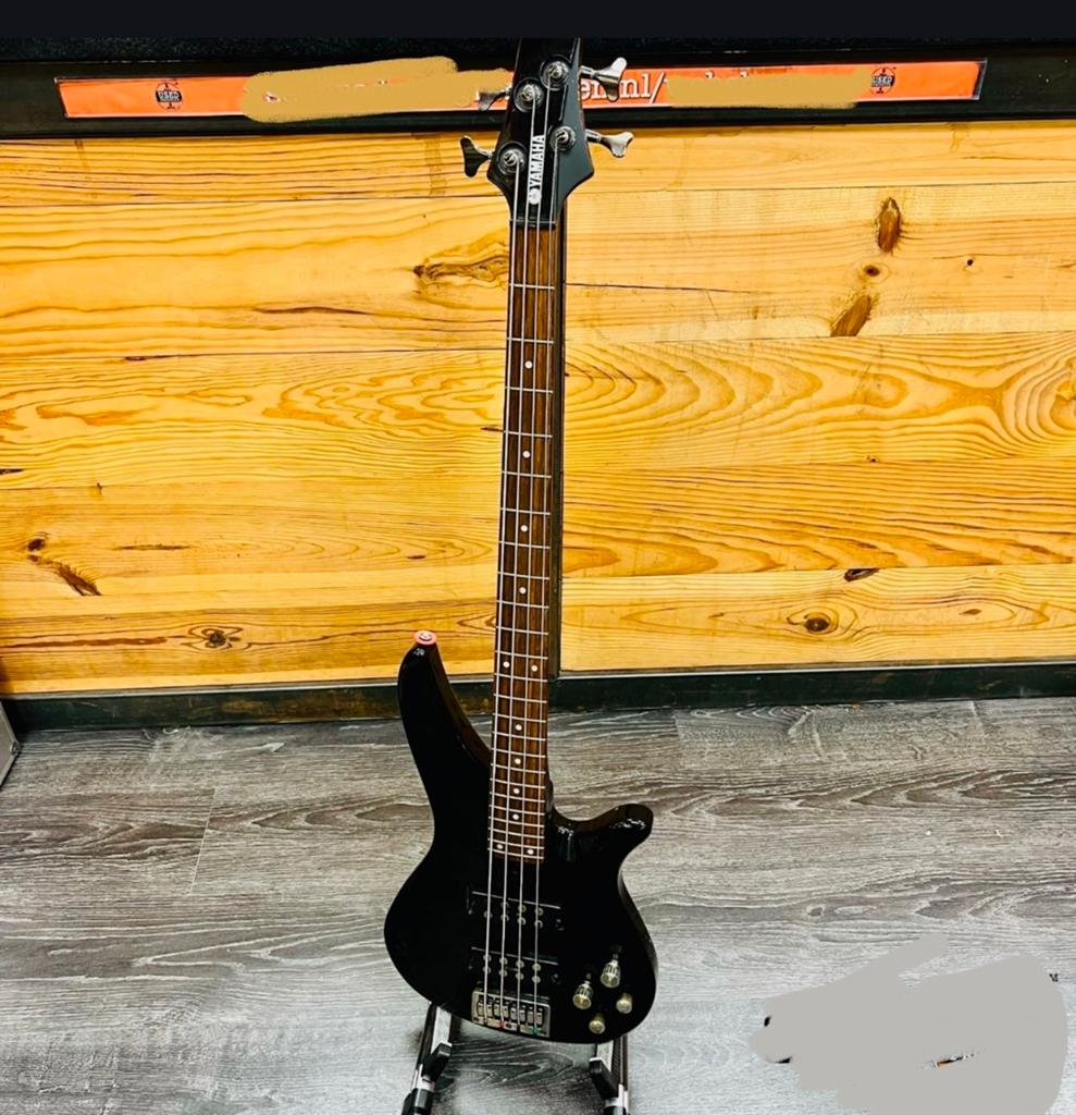 YAMAHA RBX374 ELEKTRISCHE BASGITAAR, Muziek en Instrumenten, Snaarinstrumenten | Gitaren | Bas, Ophalen, Gebruikt, Elektrisch