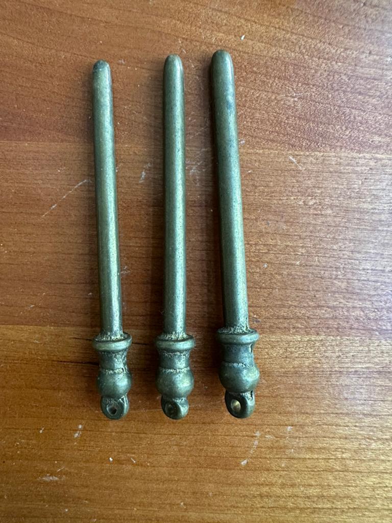Drie messing raam- of meubelpennen, Antiek en Kunst, Ophalen of Verzenden, Koper